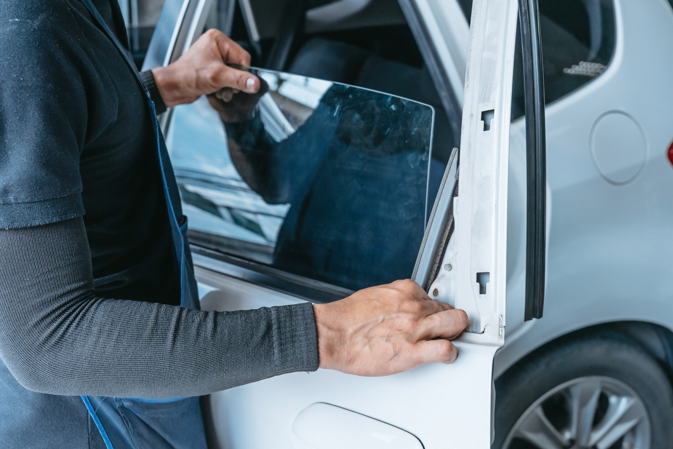 Auto Door Glass Installation & Repair