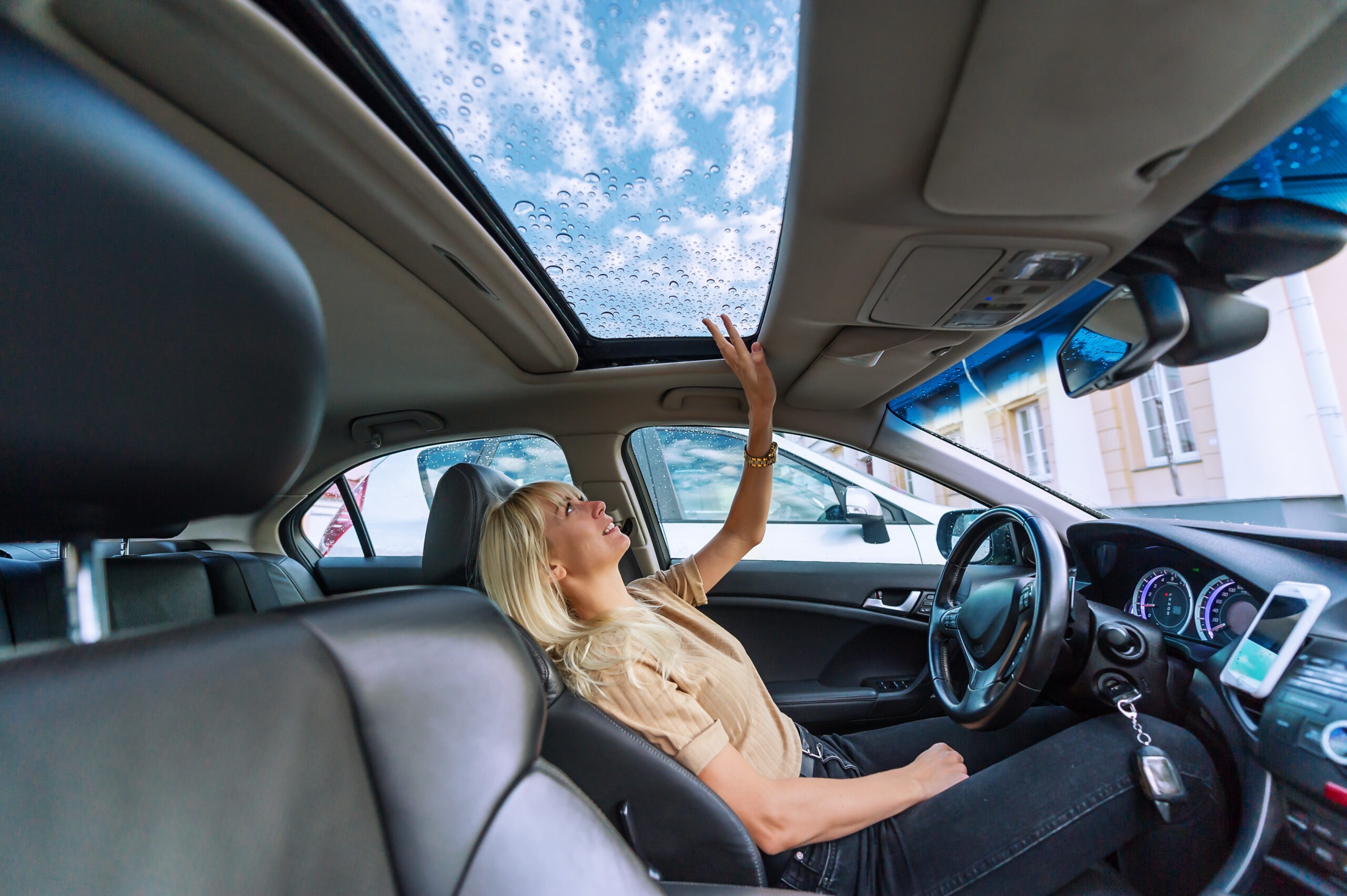 What Triggers a Need for Auto Roof Glass Replacement in Mountlake Terrace
